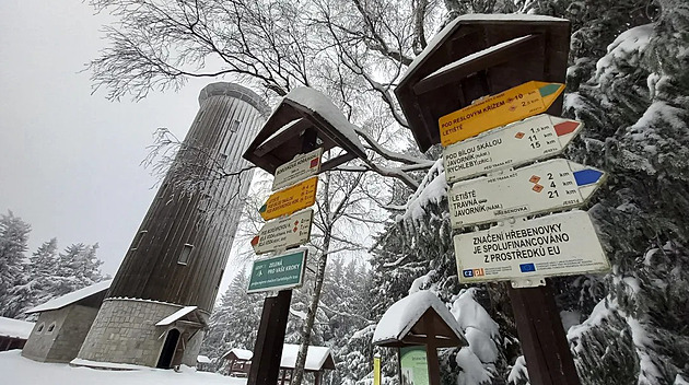 V Javorníku se přeli kvůli krbu pro útulnu na Borůvkové hoře, rozhodl jeden hlas