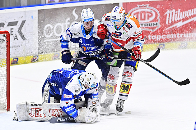 Kometa zaskočila Pardubice. Sparta vládla, Liberec obstaral další debakl