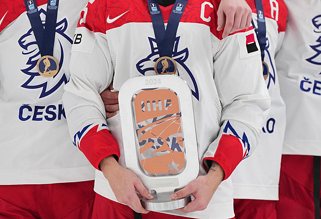 KOMENTÁŘ: Komu teď Rusové chyběli? Je dobře, že hokej odolává čardáši s ďáblem