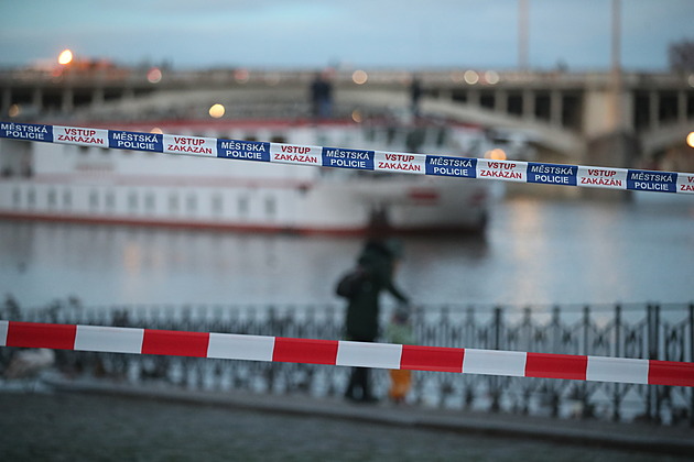 Praha odstraňuje protipovodňové zábrany a mírní opatření, zpřístupní náplavky