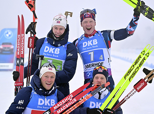 Norové prodlužují vítěznou štafetovou šňůru, Češi finišovali v Oberhofu šestí