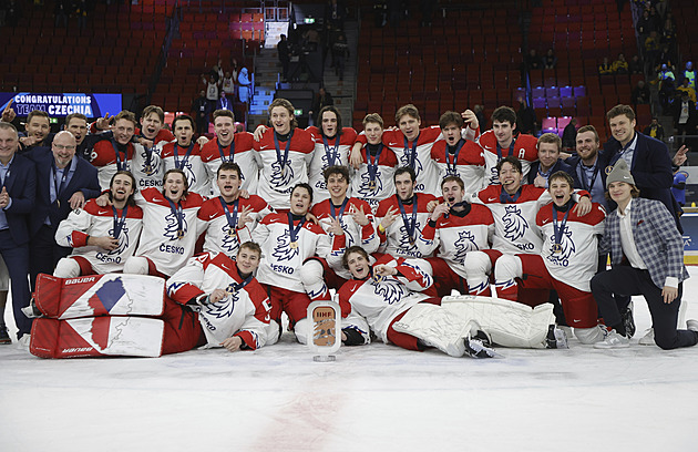 Česko - Finsko 8:5. Junioři slaví bronz, nepříznivý stav otočili šesti góly v řadě