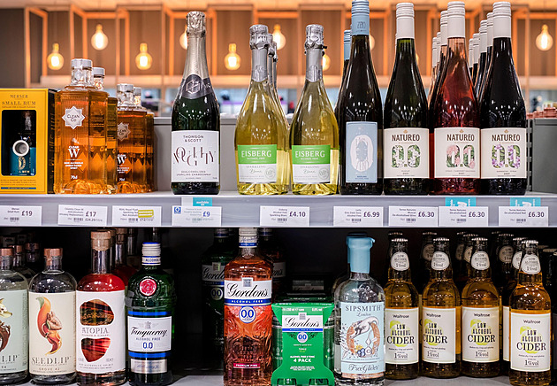 Jak se opít bez kocoviny. Boom nealkoholických lihovin táhnou hlavně mladí