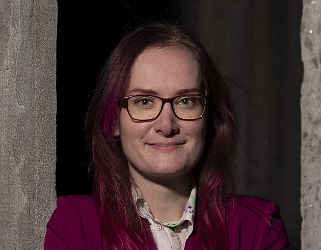 Ráda se zhádám s Fialou o manželství LGBT+, říká kandidátka na šéfku Pirátů