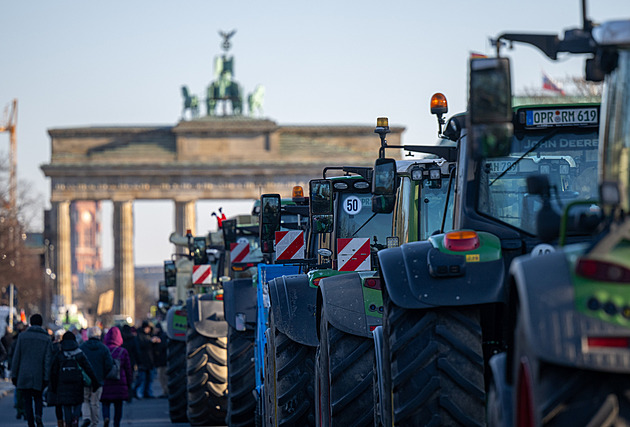 Němcům došla trpělivost s vládou. Zemi ochromil protest, má velkou podporu