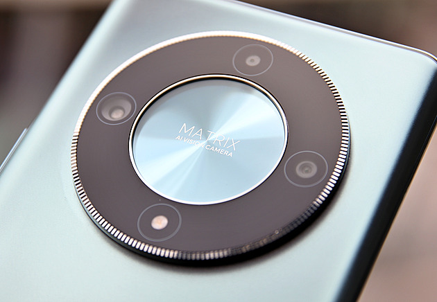 Nový nemusí být lepší, ukazuje test foťáku i baterie