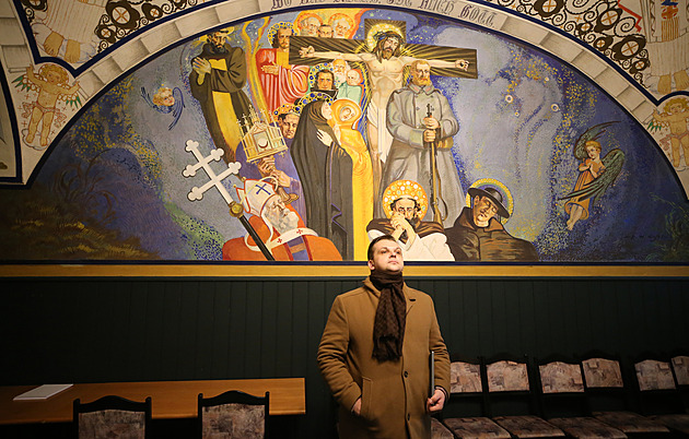 Znovuobjevenou kapli v Jihlavě vymalovali profesionální váleční malíři