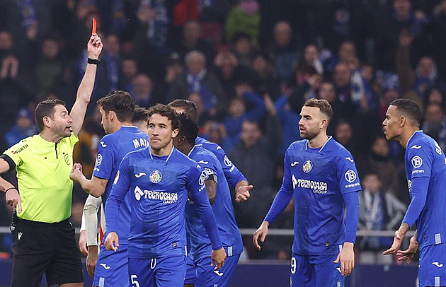 Malé madridské derby skončilo překvapením a třemi červenými pro Getafe