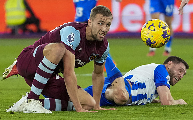 West Ham se Součkem remizoval s Brightonem, Coufal pro nemoc chyběl