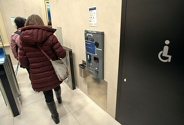 VIDEO: Opravené plzeňské nádraží má nové pokladny, unikátní KFC i asijský obchod