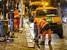 Úklid odpadk po silvestrovské noci v Praze. (1. ledna 2024)