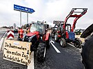Nmetí zemdlci bolkují nájezd na dálnici A17 u obce Börnersdorf poblí esko...
