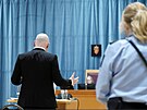 Norský pravicový extremista Anders Breivik se omluvil za vradu 77 lidí. (8....