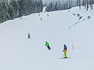 V Krkono��ch se d� zat�m ly�ovat bez front, sjezdovky jsou polopr�zdn�....