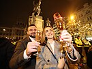 Lid� na V�clavsk�m n�m�st� oslavuj� p��chod roku 2024. (1. ledna 2024)