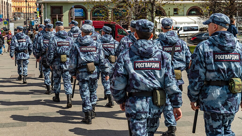 Písluníci ruské Národní gardy v Moskv. (1. kvtna 2022)