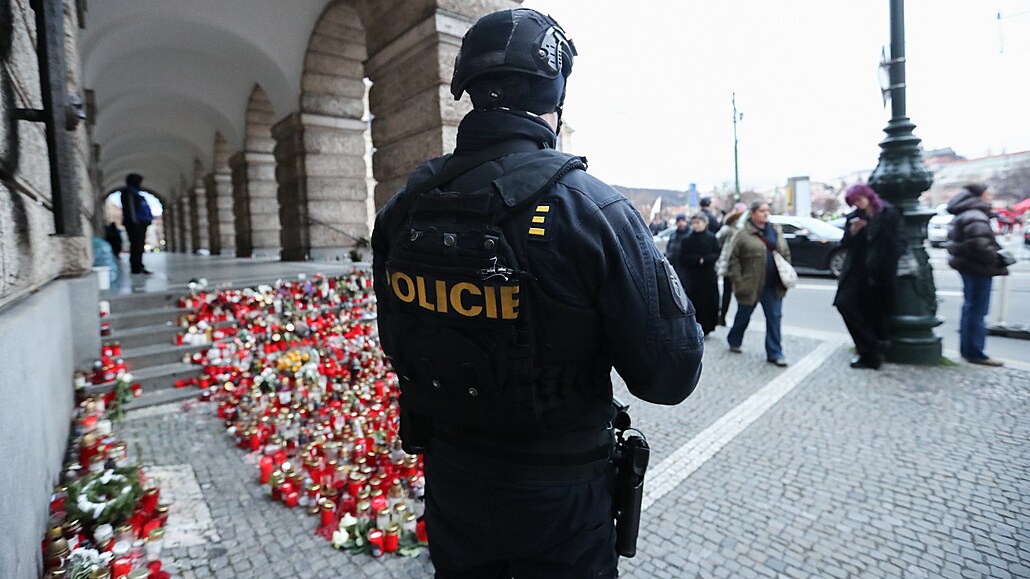 Pochod nazvaný P�enesení sv�tla, který je první akcí iniciativy M�síc pro...