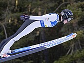 eská skokanka na lyích Aneka Indráková bhem závodu Svtového poháru ve...