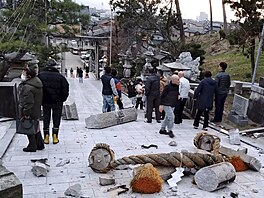 Japonsko zasáhlo silné zemtesení. Snímek pochází z msta Kanazawa. (1. ledna...