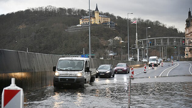 Protipovodov vana v st nad Labem byla opt pln vody. (4. ledna 2024)