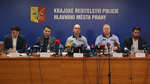 Tiskov konference Policie R k vyhodnocen postupu pi toku stelce na Filozofick fakult Univerzity Karlovy- (9. ledna 2024)