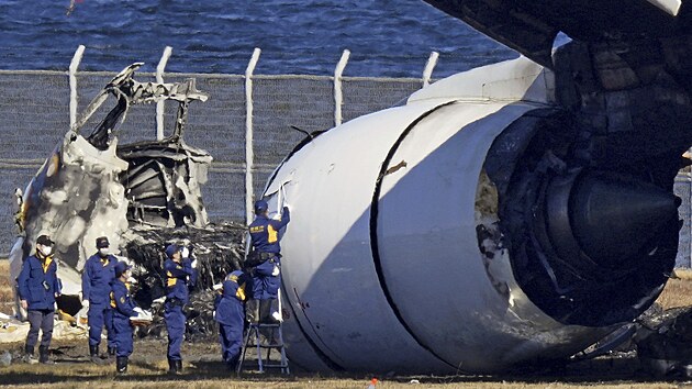 Leteck spolenost Japan Airlines vypotala nsledky nehody na letiti Haneda v Tokiu na vce ne dv miliardy korun. (4. ledna 2024)