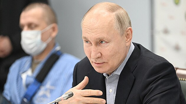 Rusk prezident Vladimir Putin na nvtv nemocnice v Moskv (1. ledna 2024)