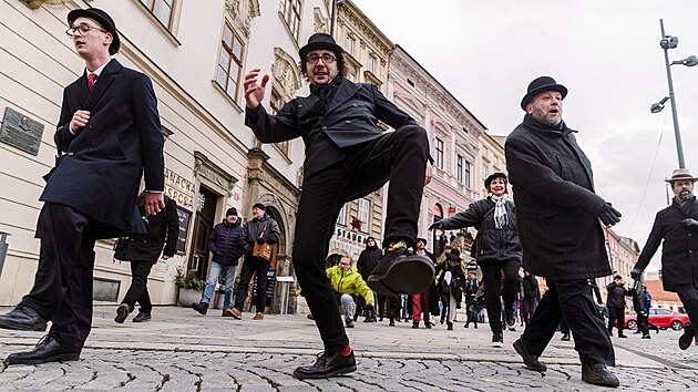 Stovky �vihlochodc� se v Olomouci poprv� vydaly na pochod, kter�m zdolaly K10. (7. ledna 2024)