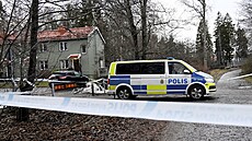 Švédská policie zasahuje po úroku gangů na severu Stockholmu. (12. ledna 2023)