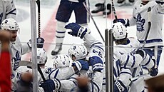 Hokejisté Toronta slaví výhru v prodlou�ení nad Anaheimem.
