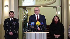 Ministr kolství Mikulá Bek se seel se zástupci vysokých kol, policie i...
