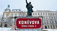 O cedule byl v aukci nebývalý zájem. U� b�hem prvního dne se jejich cena...