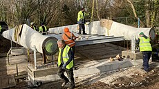 Most u m�sta Cork City byl vyroben ze dvou vy�azených lopatek turbíny (3. ledna...