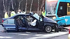 Poniené BMW a tramvaj po nehod nedaleko vodárny v Ostrav - Nové Vsi. (4....