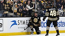 David Pastr�ák slaví branku proti Tamp�.