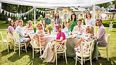 Sout�ící, porotci a moderáto�i III. �ady sout�e Pe�e celá zem� v areálu zámku...