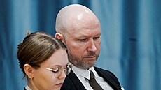 Norský pravicový extremista Anders Breivik se omluvil za vraždu 77 lidí. (8....