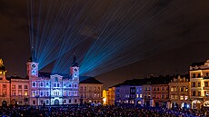 Hradec Králové spustil místo tradiního novoroního ohostroje videomapping a...