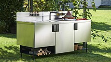 Kuchy� z nerezu m��ete postavit kdekoliv na zahrad� nebo u bazénu. Nic se jí...