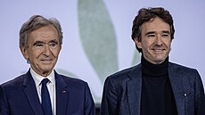 Bernard Arnault a jeho syn Antoine Arnault (14. prosince 2023)