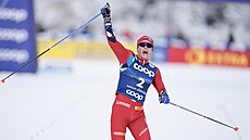 Norský b�ec na ly�ích Nor Harald Östberg Amundsen se raduje z triumfu ve 3....