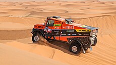 Martin Macík a jeho Iveco ve 2. etap� Rallye Dakar 2024.