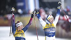 Linn Svahnová (vpravo) ze �védska a Jessie Digginsová ze Spojených stát�...