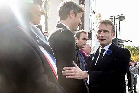 Pedseda vlády Francie Gabriel Attal a francouzský prezident Emmanuel Macron