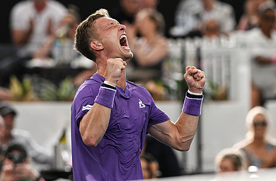 PREMIÉROVÝ TITUL. �eský tenista Ji�í Lehe�ka zvít�zil ve finále turnaje ATP v...