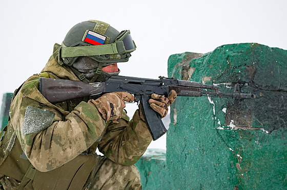 Ruský voják bhem výcviku v samozvané Luhanské lidové republice (8. ledna 2024)