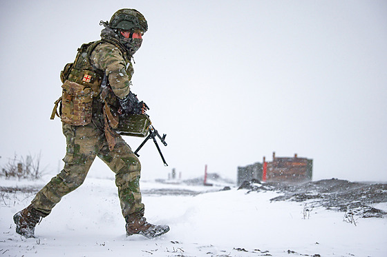 Rutí vojáci trénují v okupované Luhanské oblasti na Ukrajin. (8. ledna 2024)