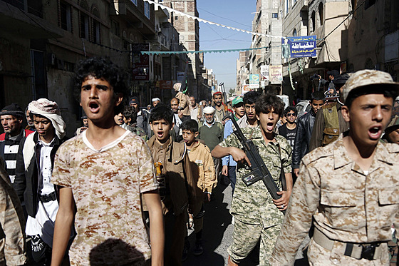 Lidé v Saná protestují proti rezoluci Rady bezpenosti OSN, která poaduje, aby...