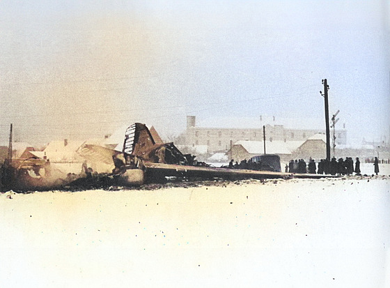 Nehoda letadla v Hostivici, kterou nepeilo 13 lidí. (12. ledna 1954)