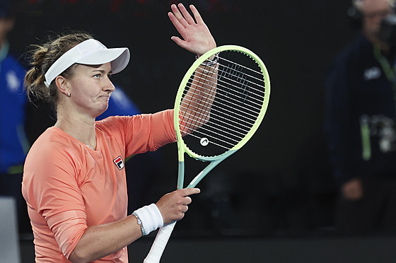 Barbora Krejíková slaví postup do osmifinále Australian Open.
